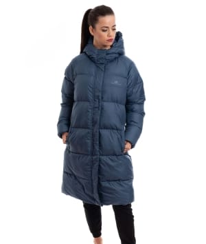 woman wearing navy padded coat