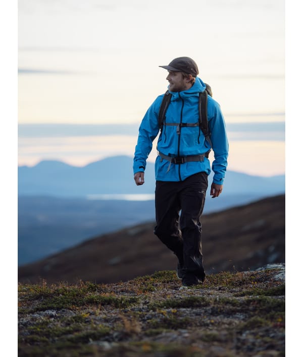 2117 7514901 men skogmo jacket lake blue front